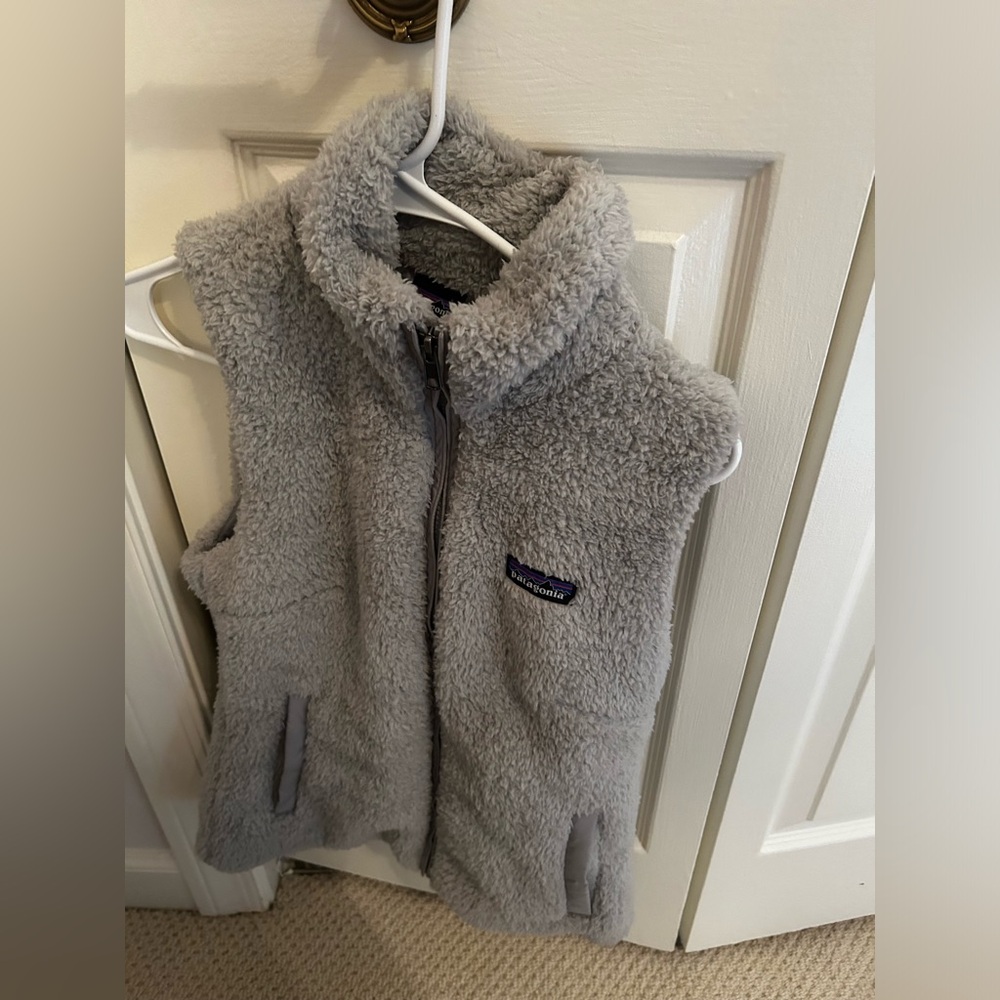 Size Small Fuzzy Heather Grey Patagonia Vest With Pockets.